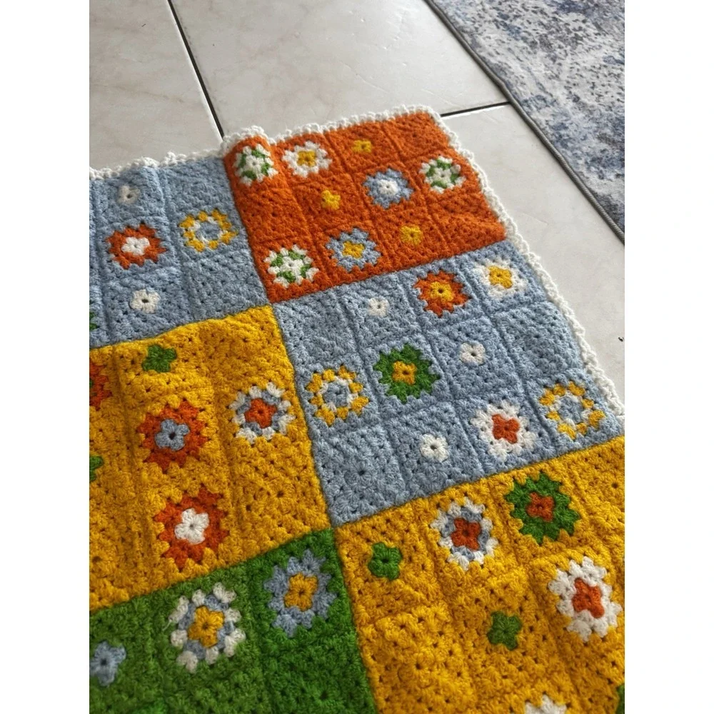 Vintage Handmade Crochet Granny Squares Afghan Blanket Lap Throw Mod Retro 70s
